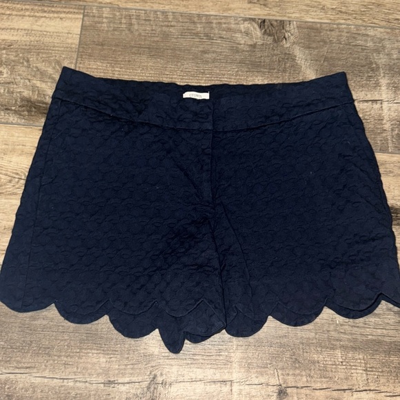 Crown & Ivy Shelby Scallop Short In Blue Canoe Size 10 - Picture 1 of 3